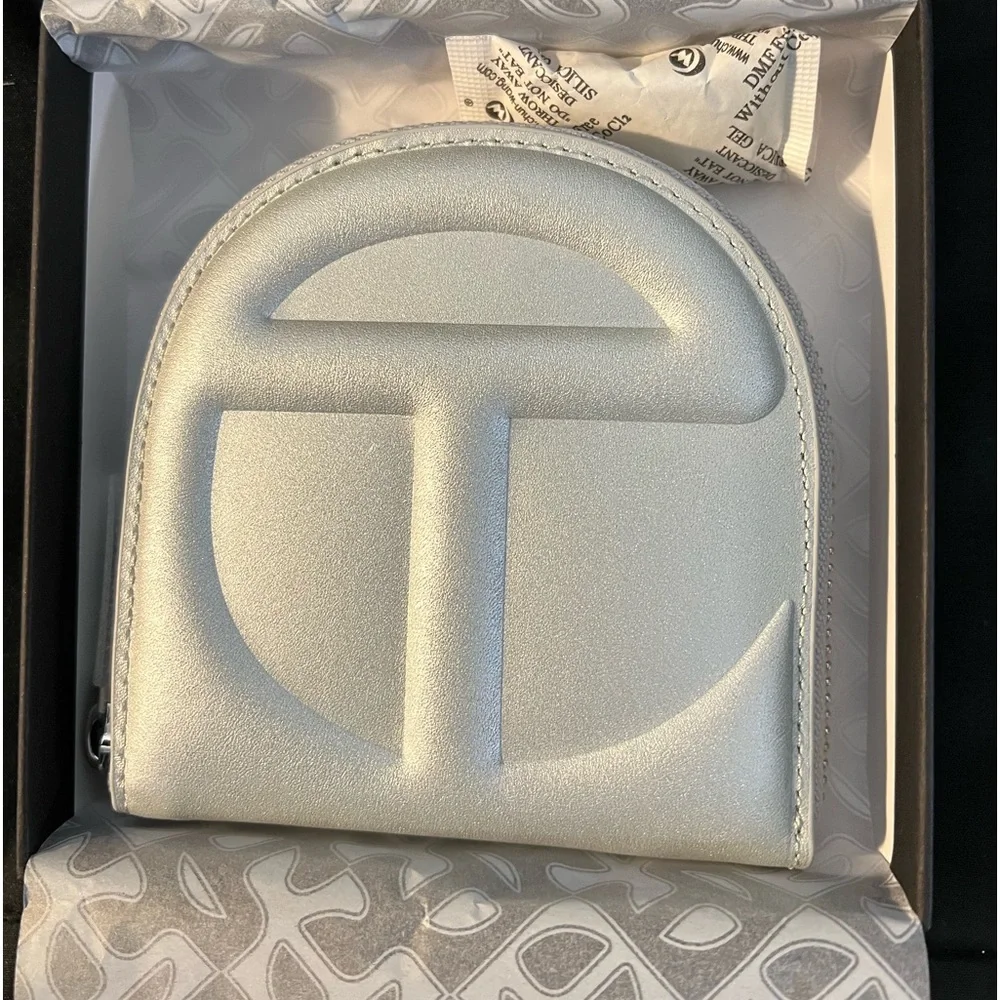 Telfar Wallet-Silver - Picture 1 of 7
